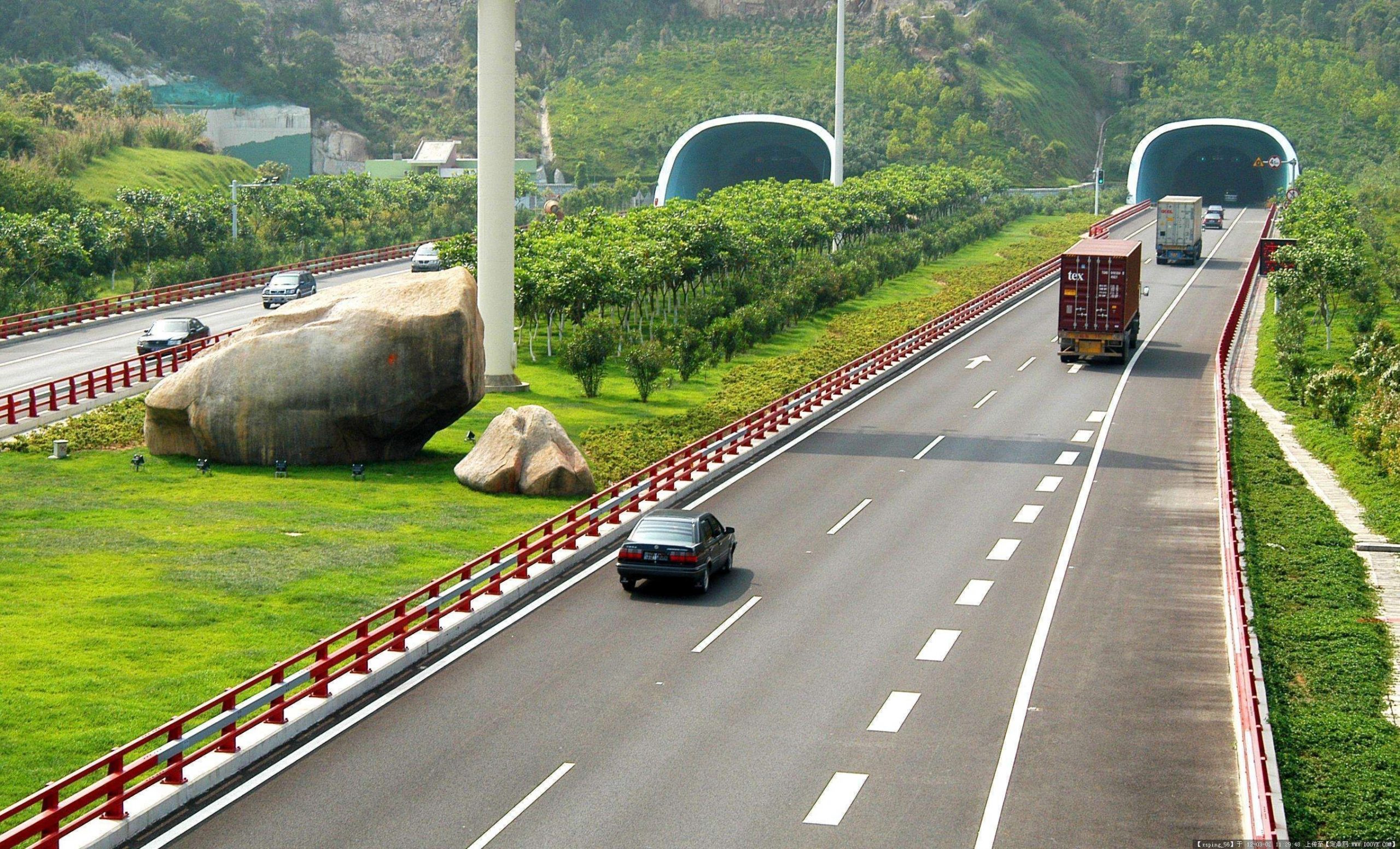 隧道行車(chē)